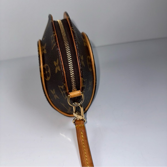 Louis Vuitton Monogram Mini Ellipse Wristlet Clutch - Picture 9 of 14